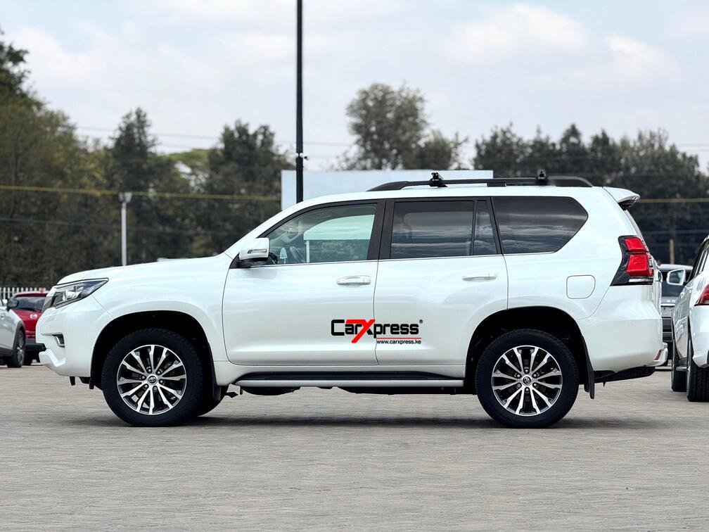 TOYOTA LAND CRUISER PRADO TZG thumbnail 7