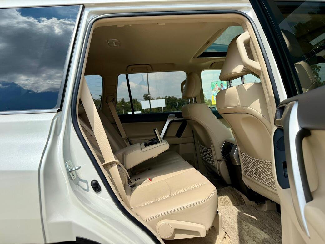 TOYOTA LAND CRUISER PRADO TZG thumbnail 14