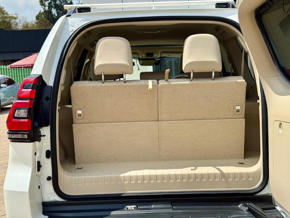 TOYOTA LAND CRUISER PRADO TZG thumbnail 15