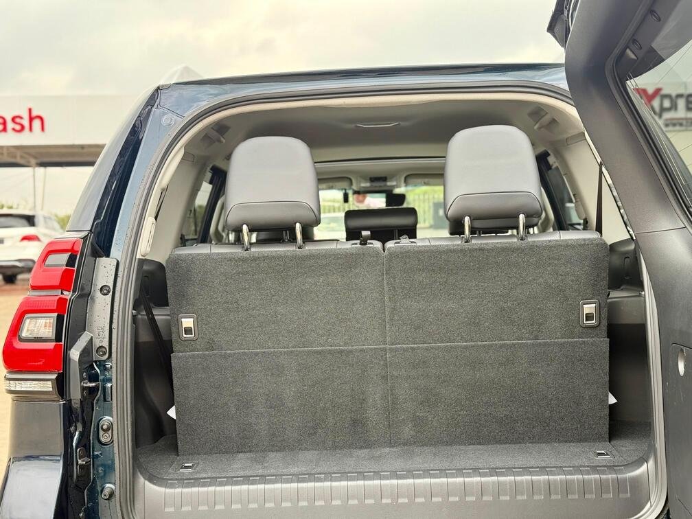 TOYOTA LAND CRUISER PRADO TXL thumbnail 15