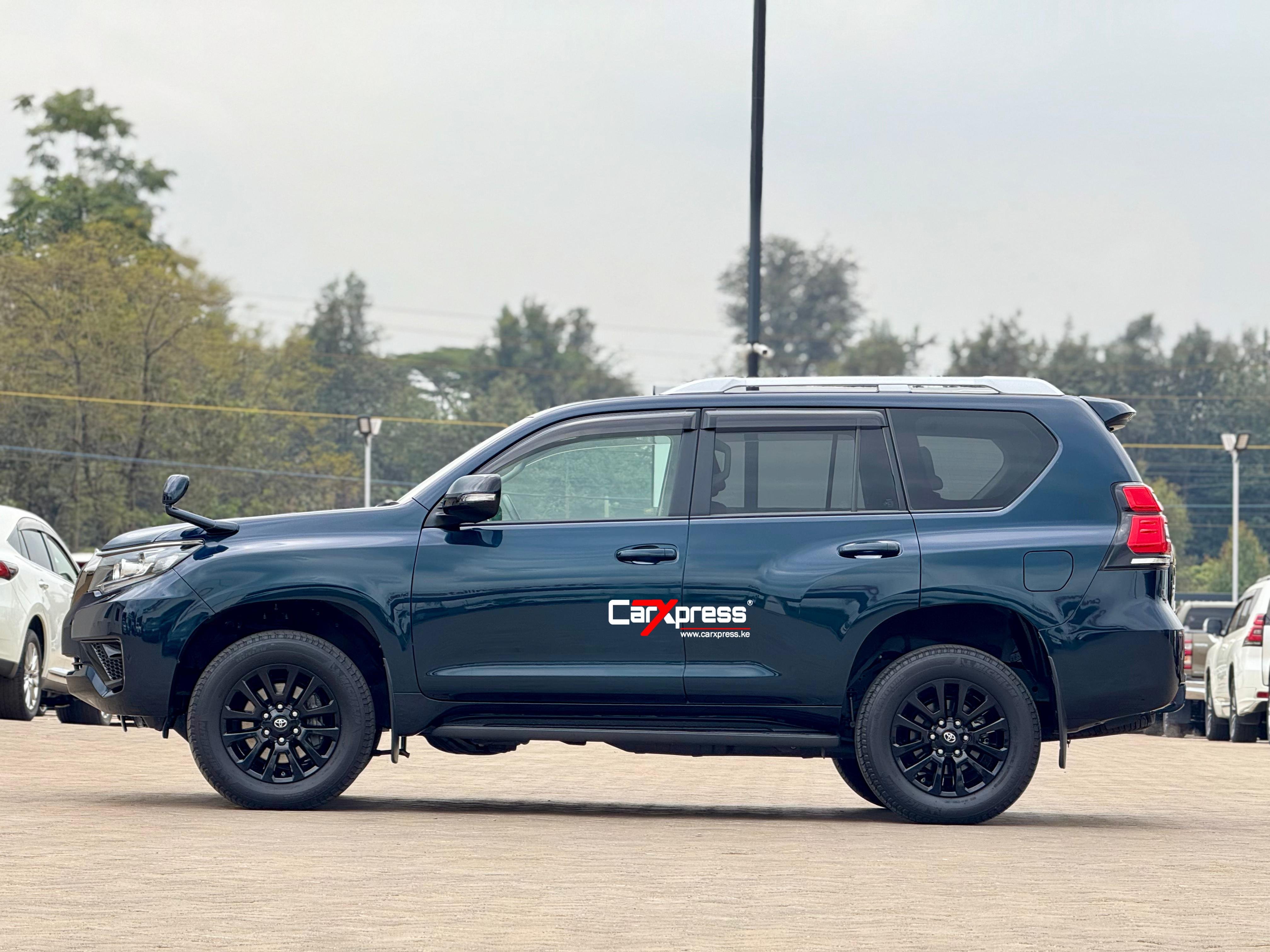 TOYOTA LAND CRUISER PRADO TXL thumbnail 6