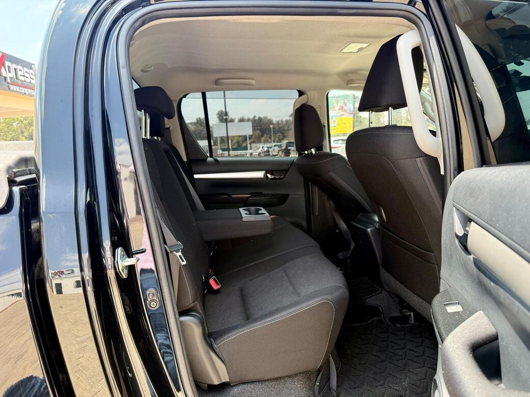 TOYOTA HILUX DOUBLE CAB thumbnail 9