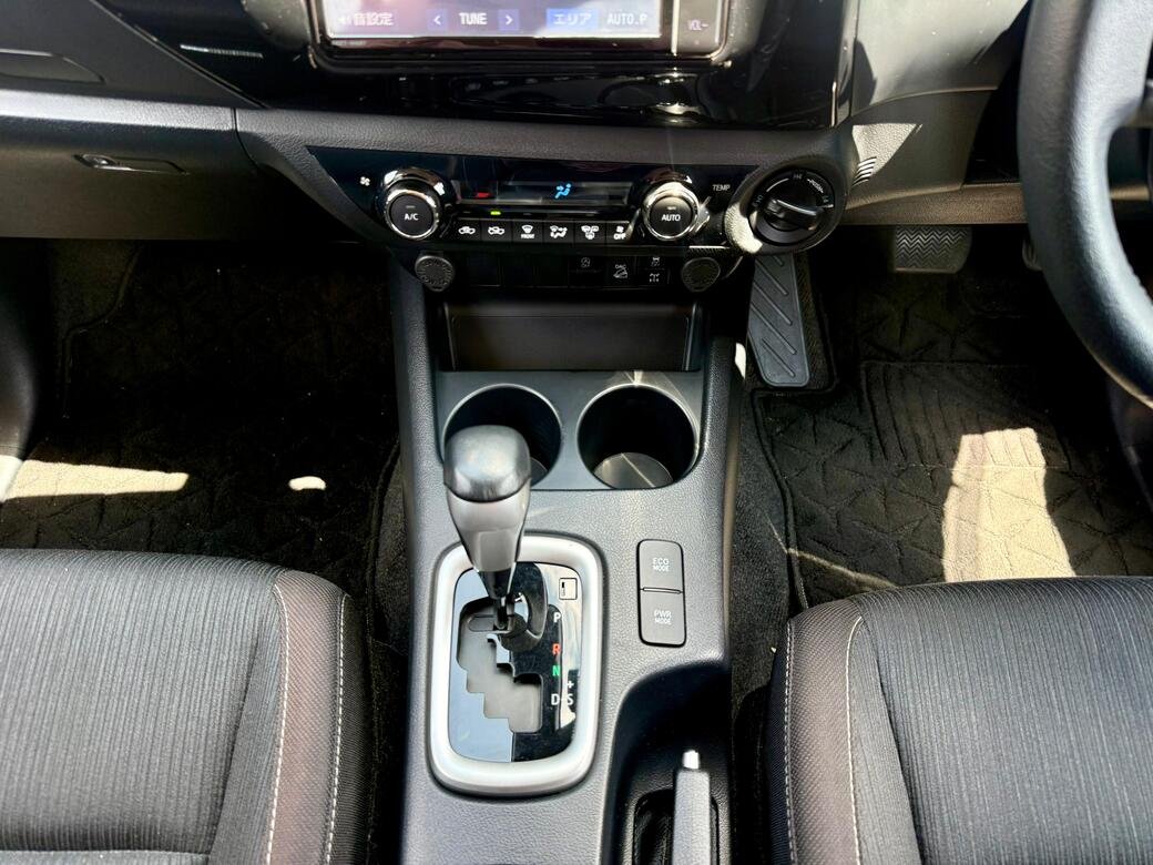 TOYOTA HILUX DOUBLE CAB thumbnail 13