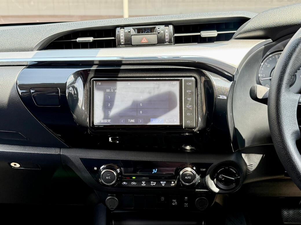 TOYOTA HILUX DOUBLE CAB thumbnail 11