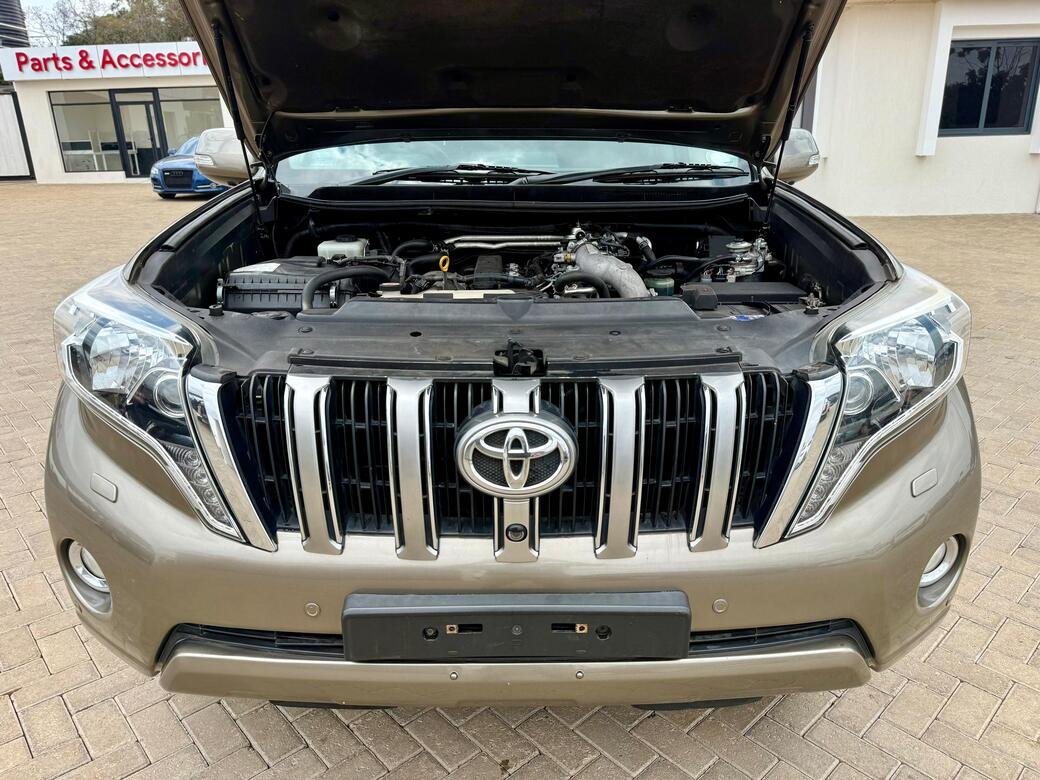 TOYOTA LANDCRUISER PRADO VXL LIMITED EDITION thumbnail 19