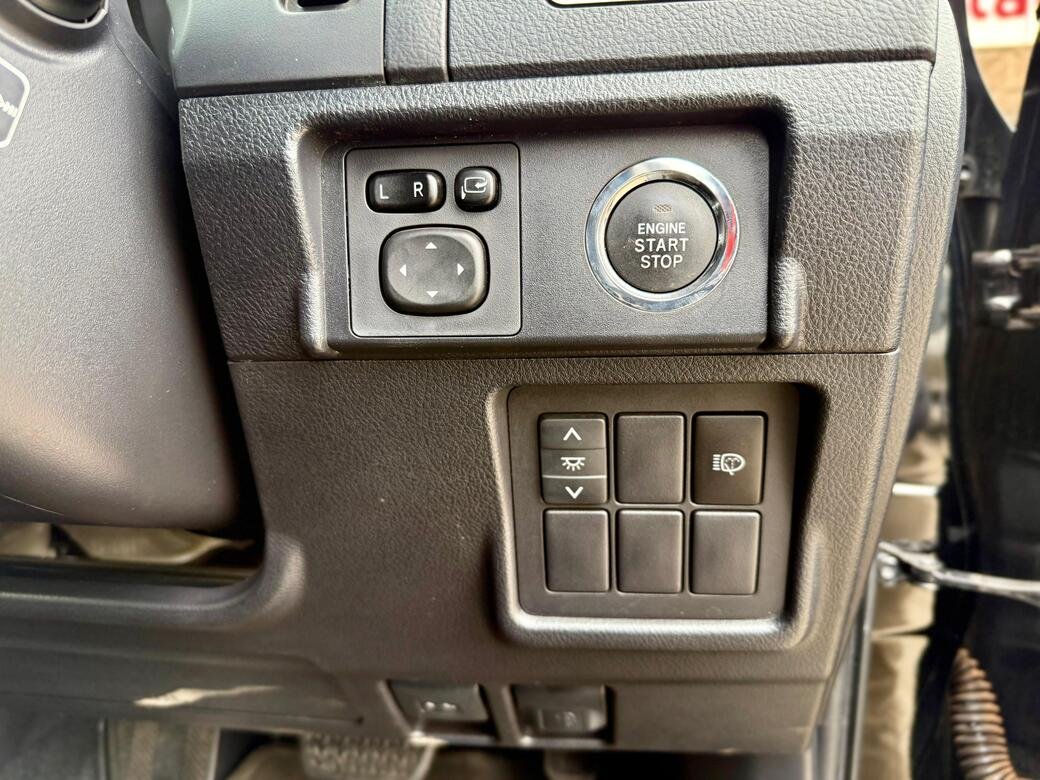 TOYOTA LAND CRUISER PRADO TX thumbnail 13