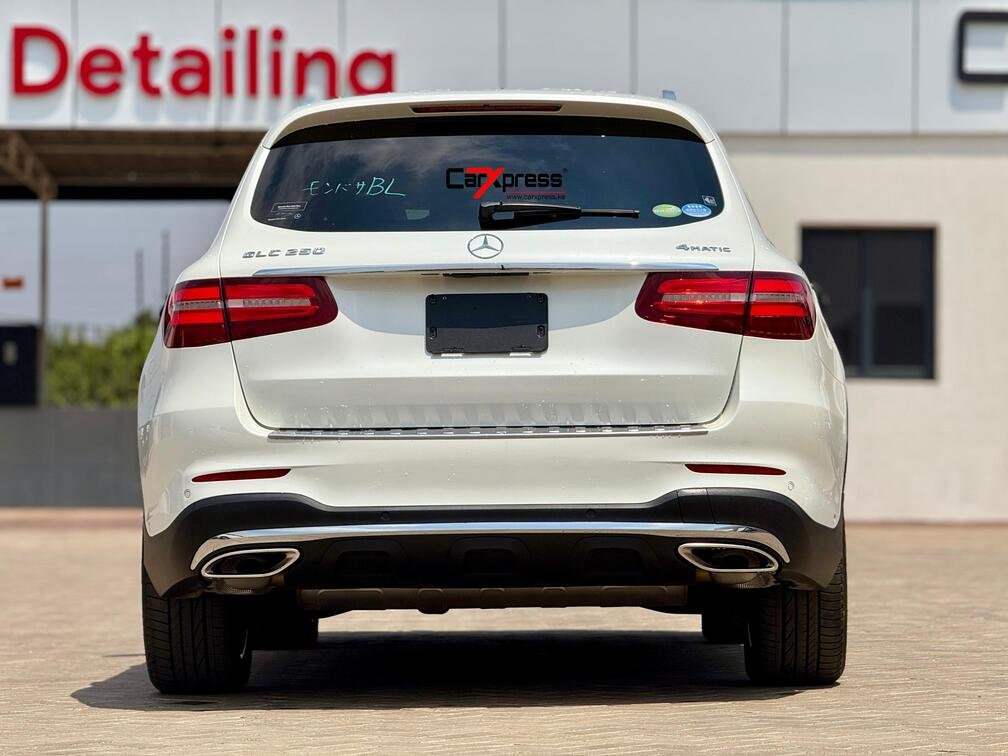 MERCEDES BENZ GLC 250 4MATIC thumbnail 4
