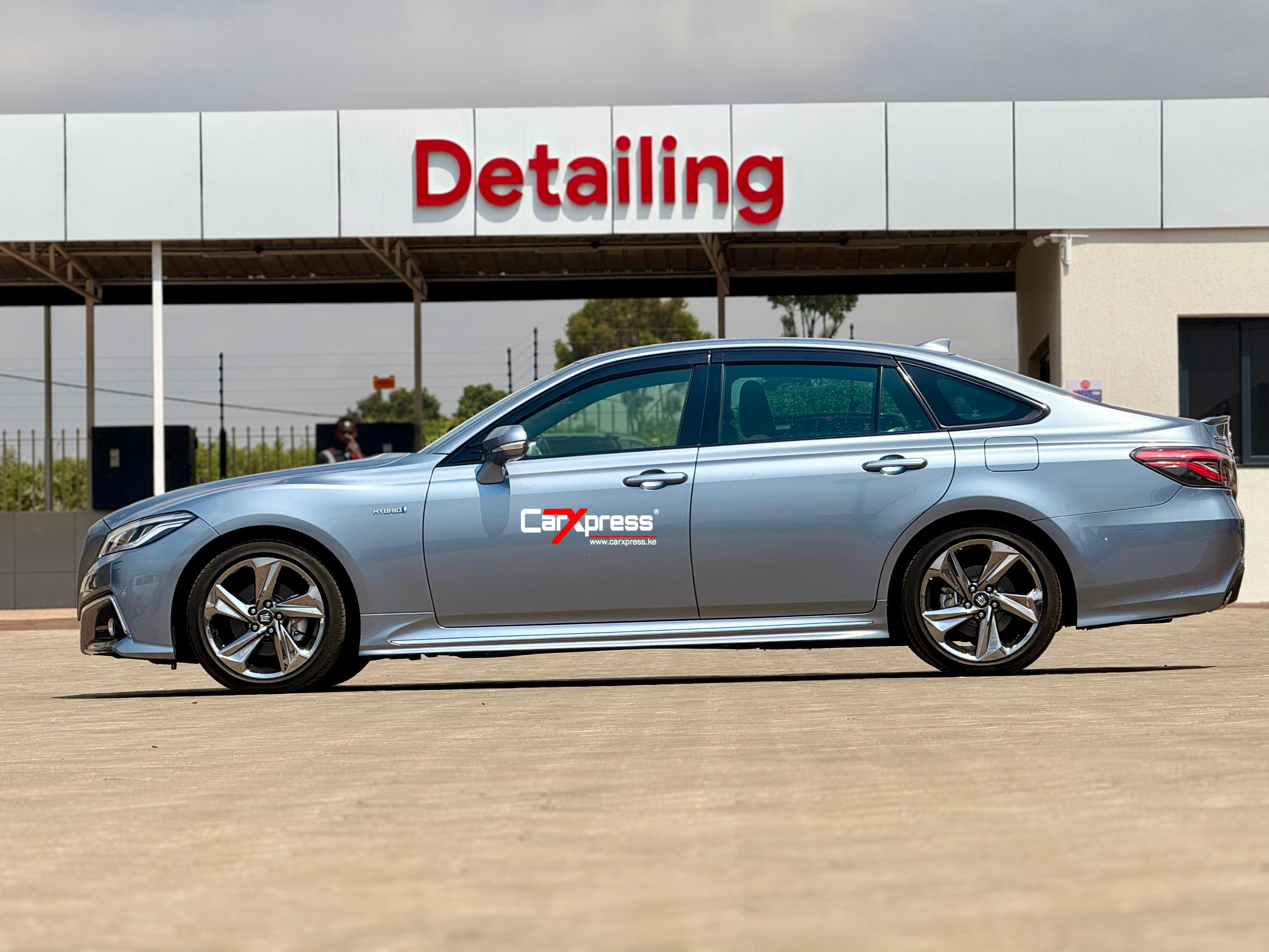 TOYOTA CROWN RS HYBRID thumbnail 5