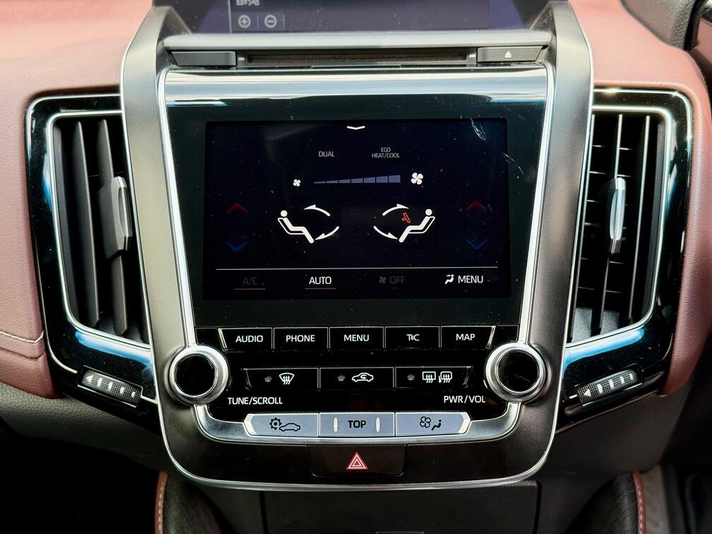 TOYOTA CROWN RS HYBRID thumbnail 14