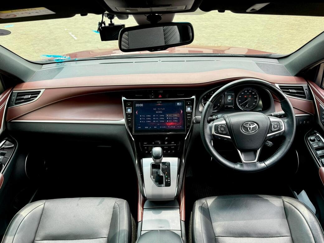TOYOTA HARRIER thumbnail 11