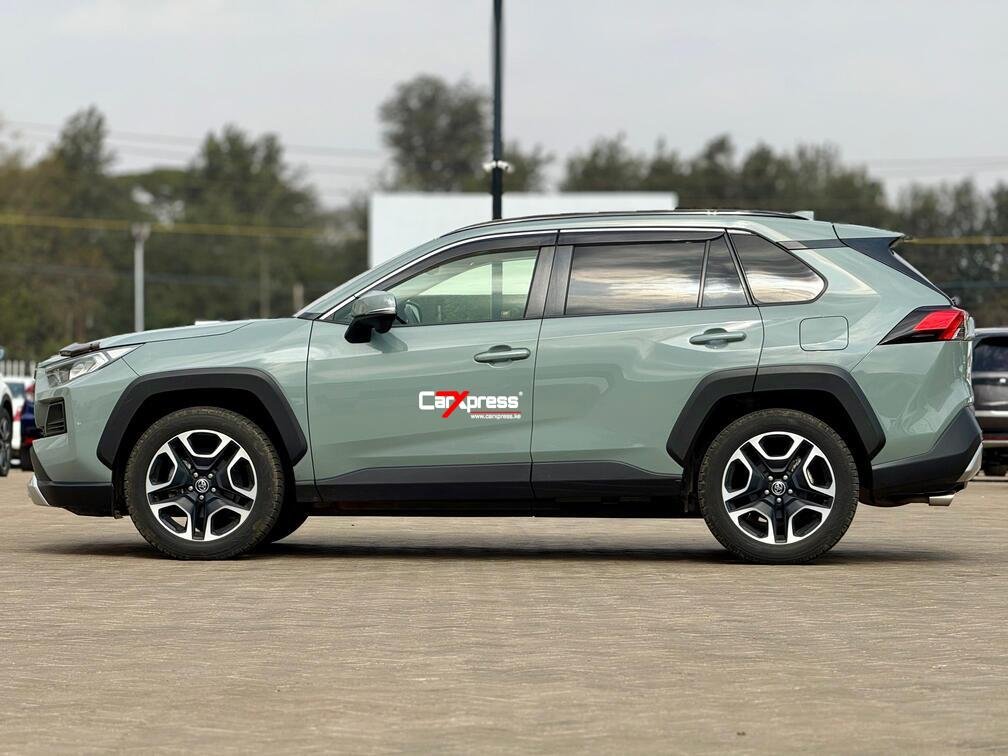 TOYOTA RAV 4 thumbnail 5