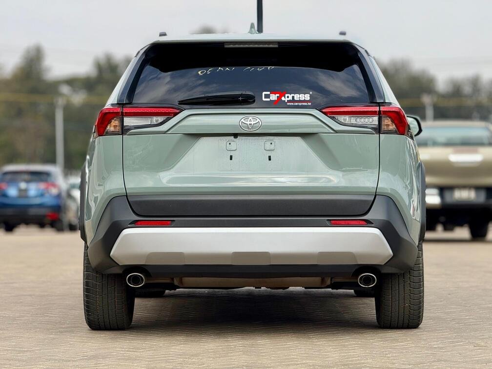 TOYOTA RAV 4 thumbnail 4