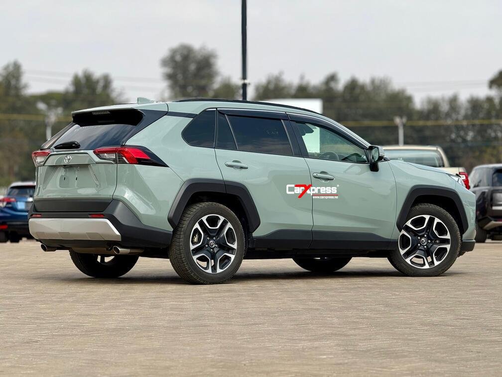TOYOTA RAV 4 thumbnail 8
