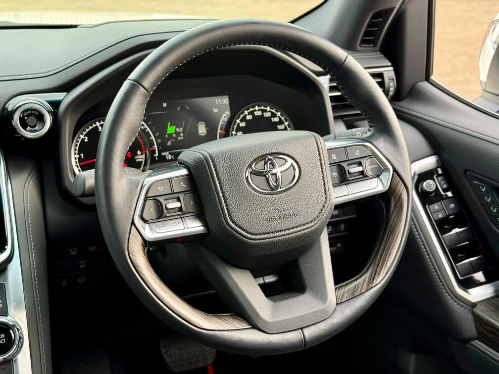 TOYOTA LAND CRUISER 300 SERIES ZX thumbnail 10