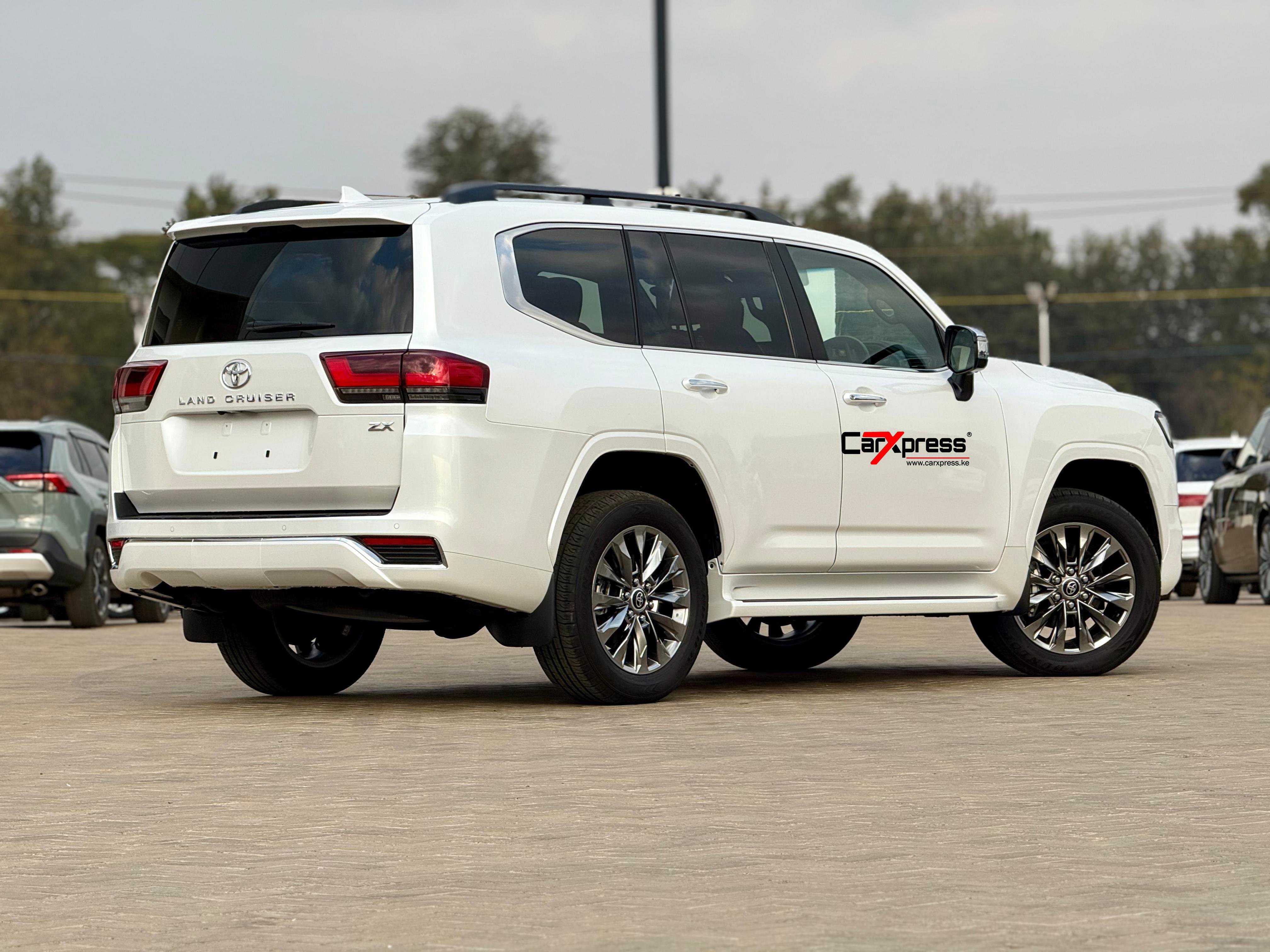 TOYOTA LAND CRUISER 300 SERIES ZX thumbnail 6