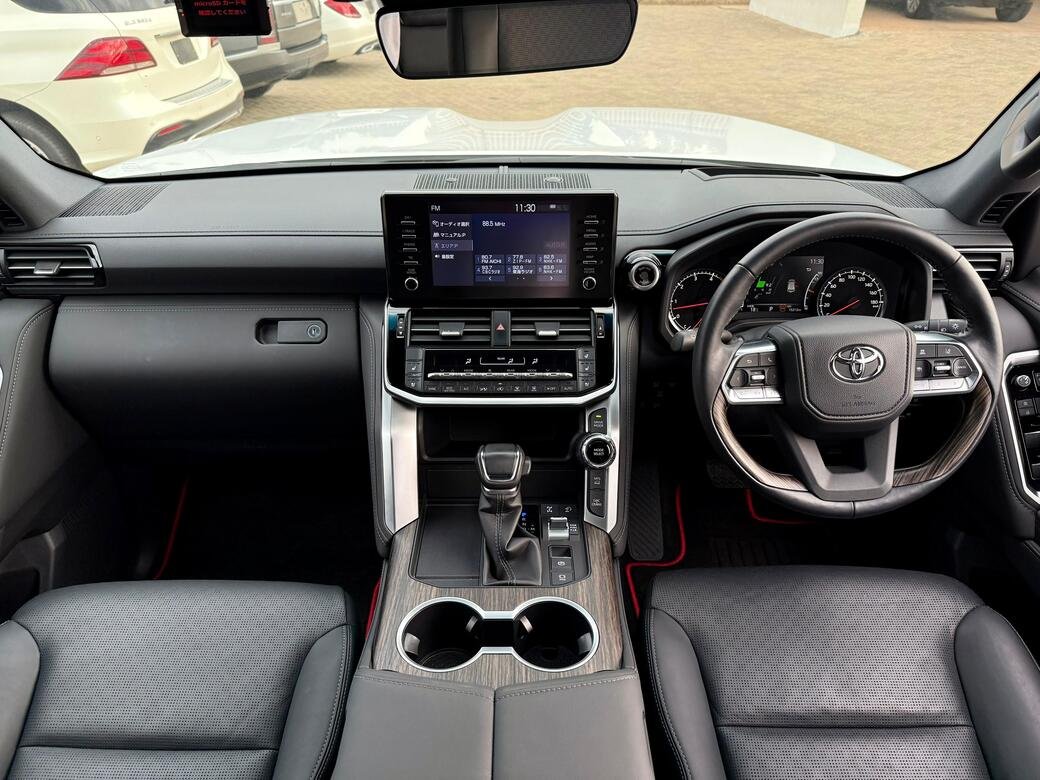 TOYOTA LAND CRUISER 300 SERIES ZX thumbnail 9