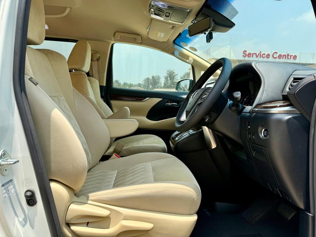 TOYOTA VELLFIRE thumbnail 9