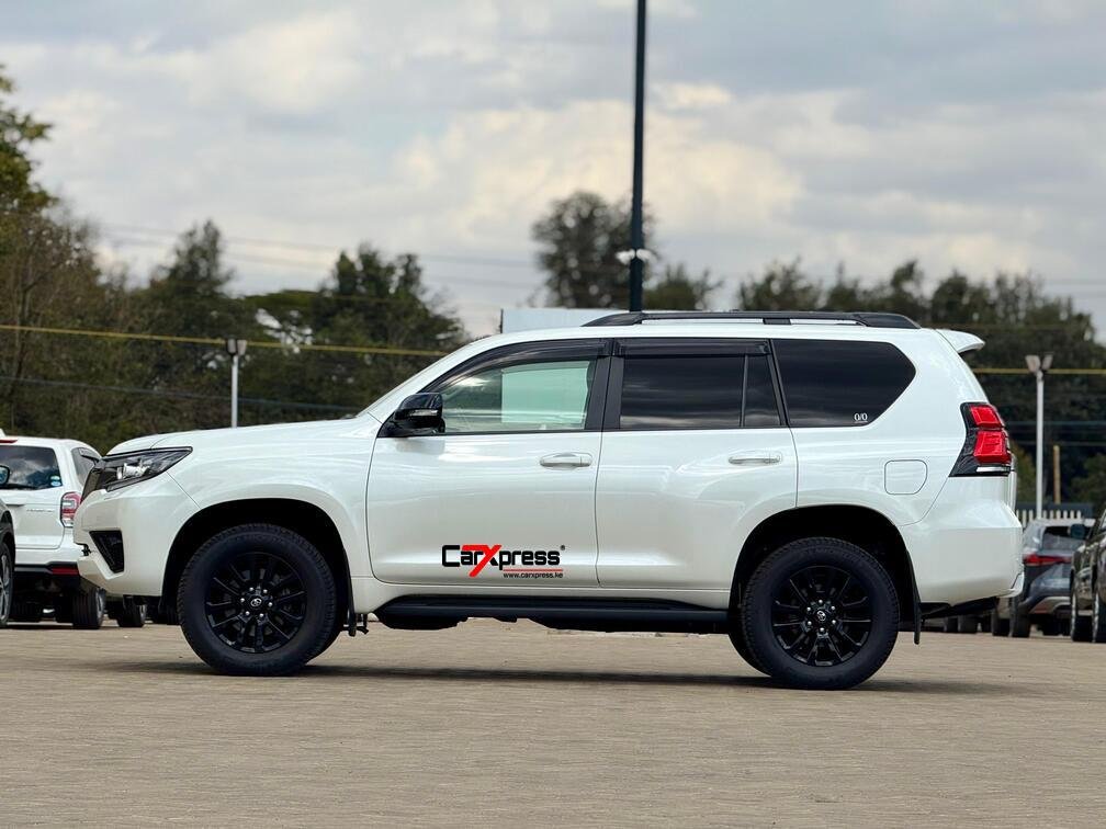 TOYOTA LAND CRUISER PRADO TXL thumbnail 7