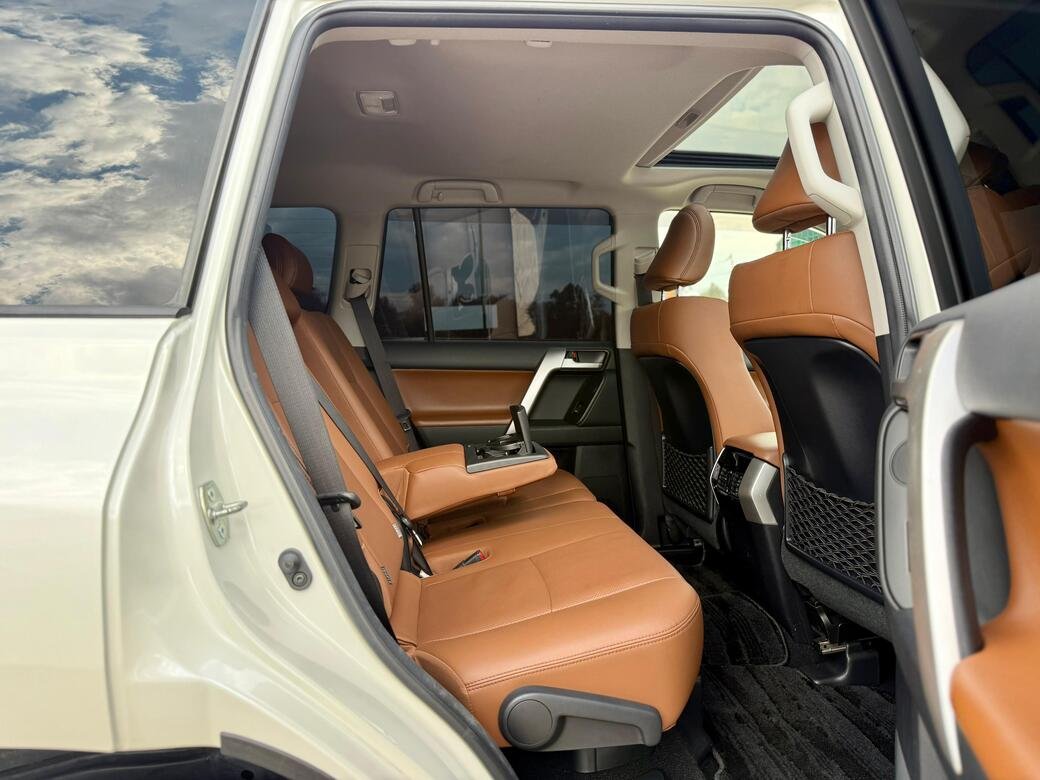 TOYOTA LAND CRUISER PRADO TXL thumbnail 15