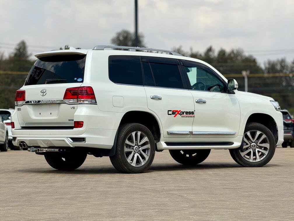TOYOTA LAND CRUISER ZX V8 thumbnail 8