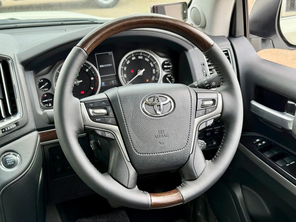 TOYOTA LAND CRUISER ZX V8 thumbnail 15
