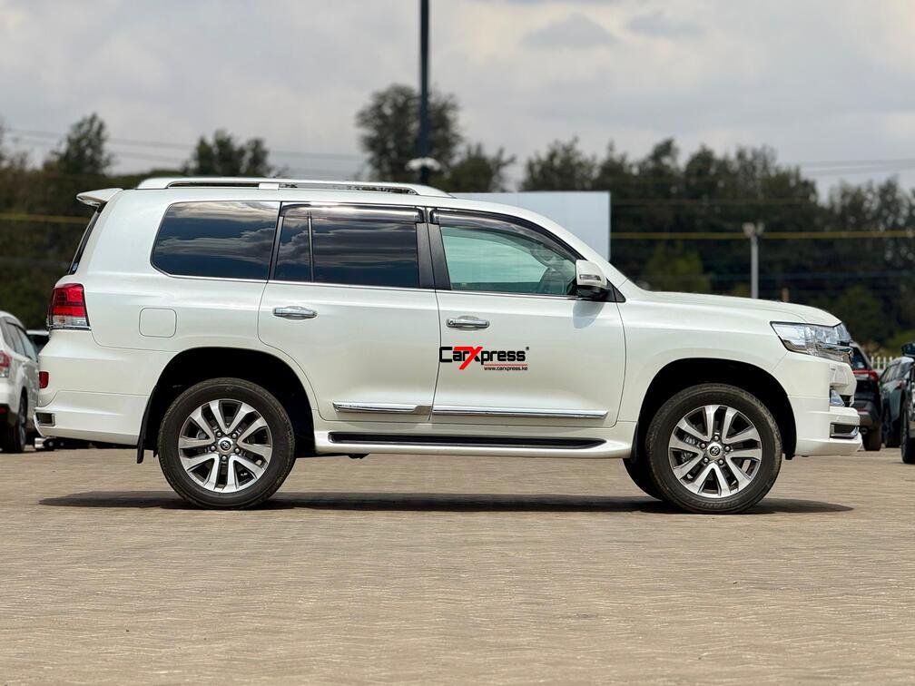 TOYOTA LAND CRUISER ZX V8 thumbnail 6