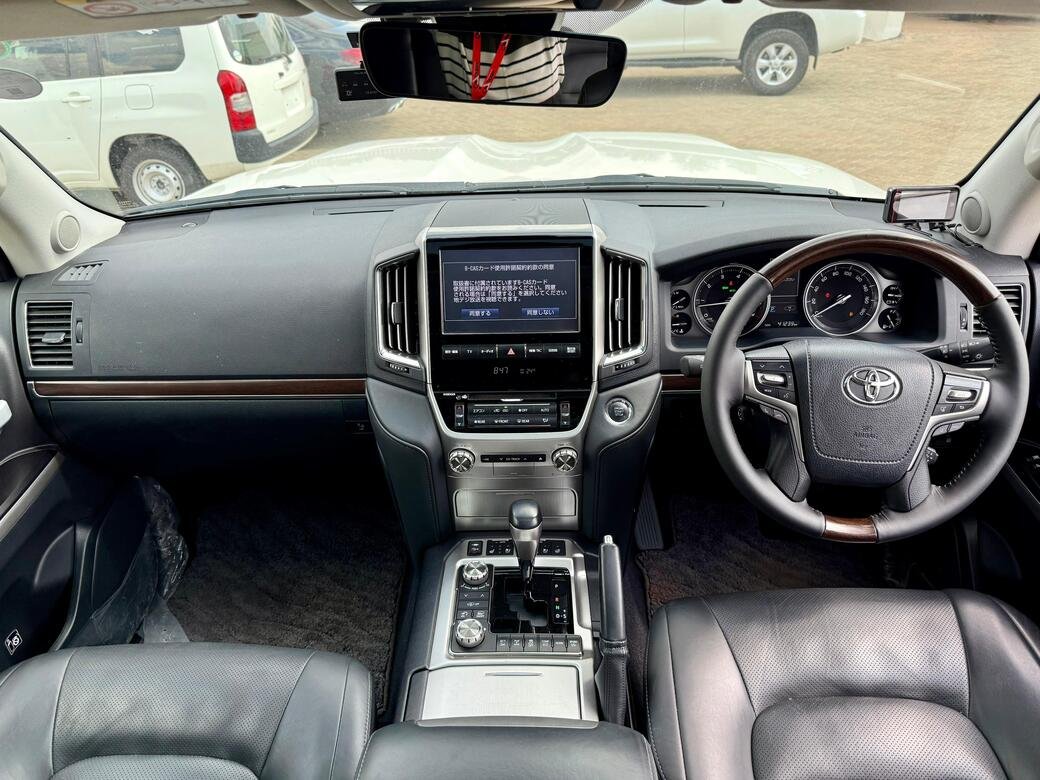 TOYOTA LAND CRUISER ZX V8 thumbnail 11