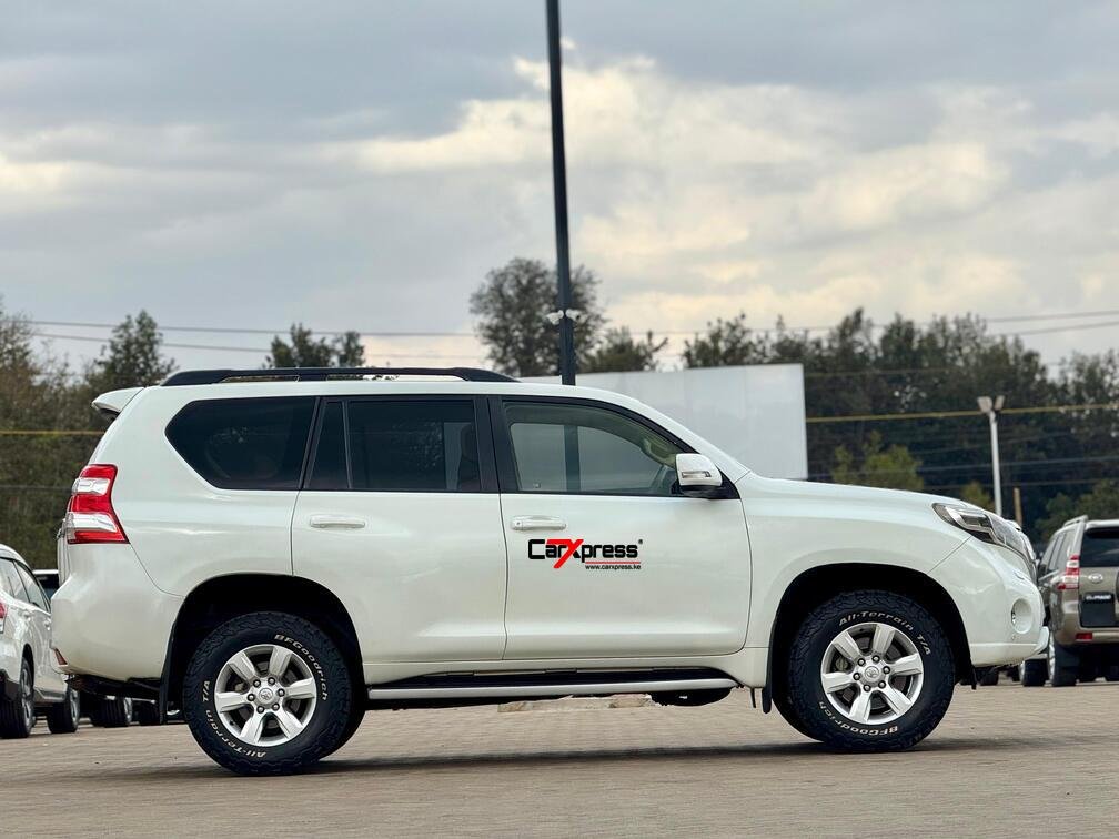 TOYOTA LAND CRUISER PRADO TXL thumbnail 8