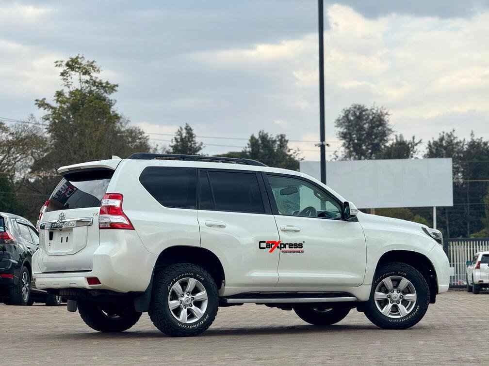 TOYOTA LAND CRUISER PRADO TXL thumbnail 6