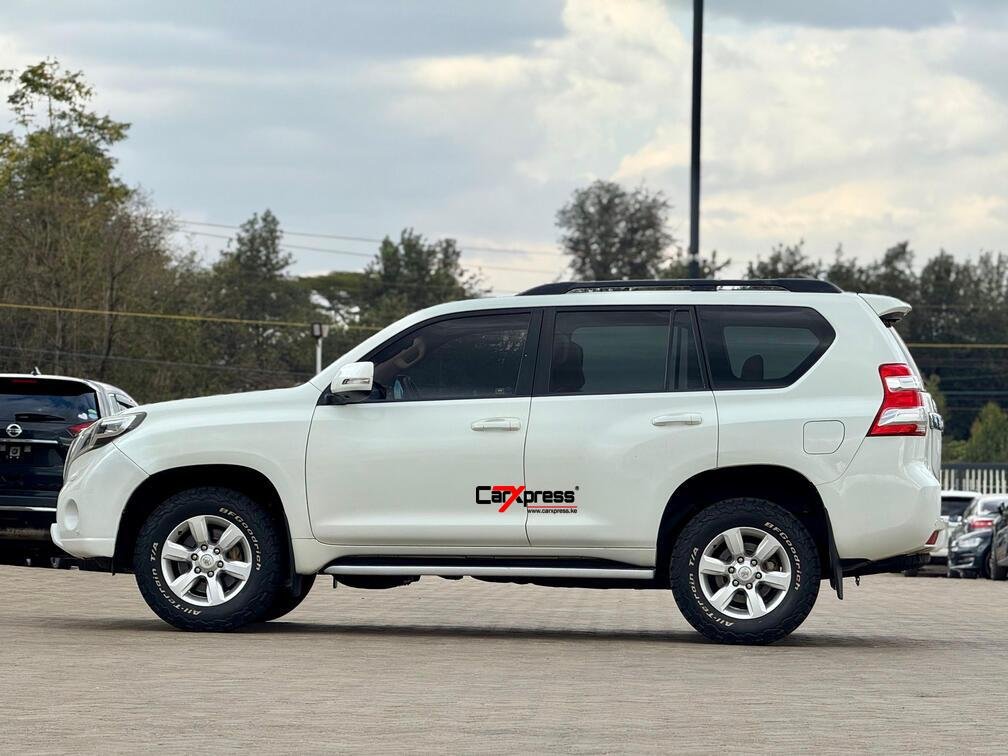 TOYOTA LAND CRUISER PRADO TXL thumbnail 7