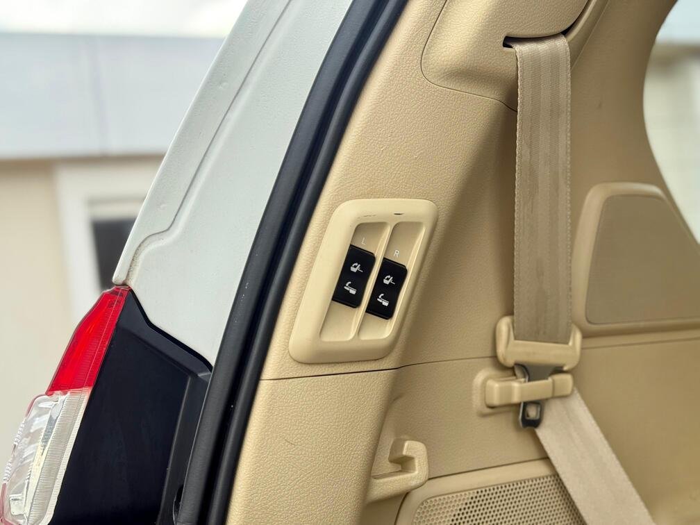 TOYOTA LAND CRUISER PRADO TXL thumbnail 16