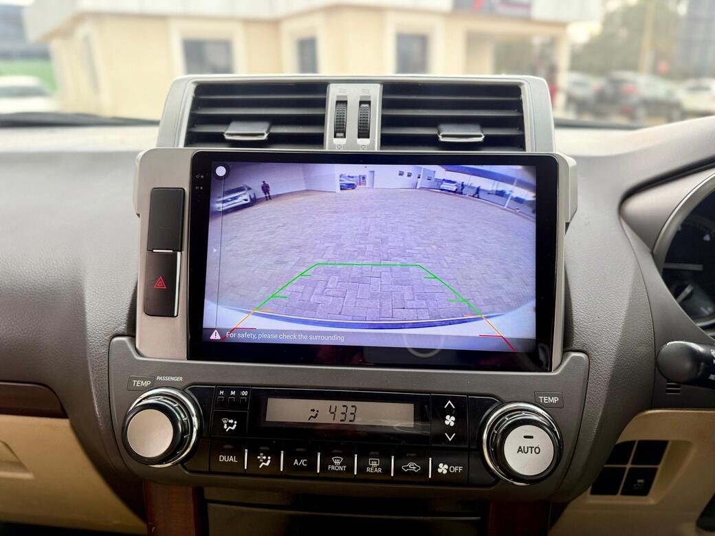 TOYOTA LAND CRUISER PRADO TXL thumbnail 12
