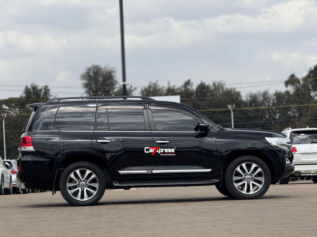 TOYOTA LAND CRUISER ZX V8 thumbnail 8