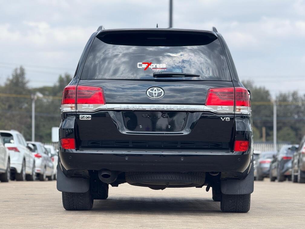 TOYOTA LAND CRUISER ZX V8 thumbnail 4