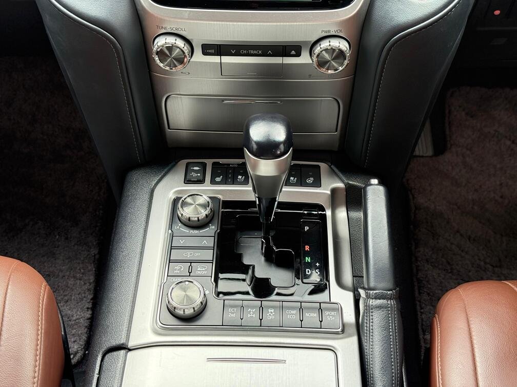 TOYOTA LAND CRUISER ZX V8 thumbnail 12