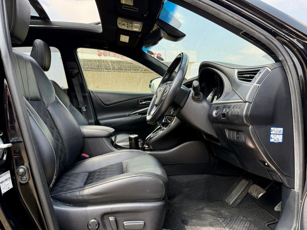 TOYOTA HARRIER thumbnail 9