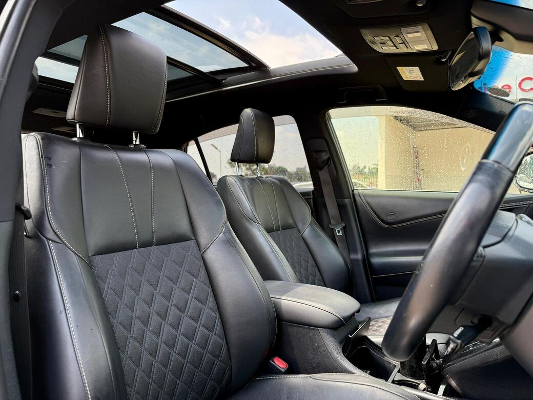 TOYOTA HARRIER thumbnail 10