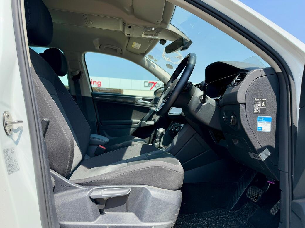 VOLKSWAGEN TIGUAN thumbnail 9