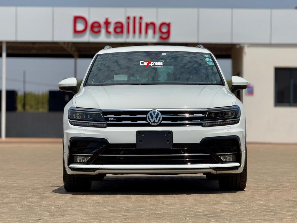 VOLKSWAGEN TIGUAN R-LINE thumbnail 3