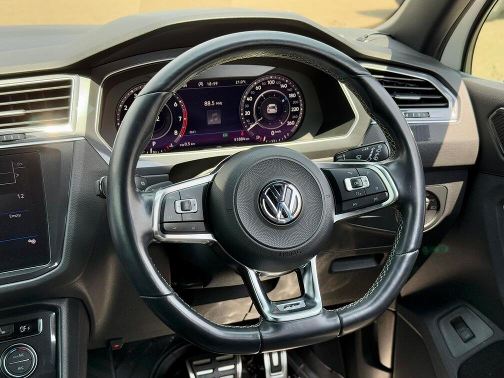 VOLKSWAGEN TIGUAN R-LINE thumbnail 13