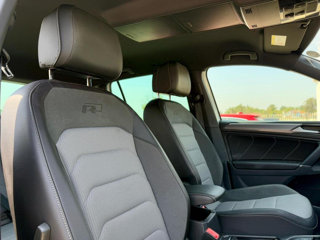 VOLKSWAGEN TIGUAN R-LINE thumbnail 9