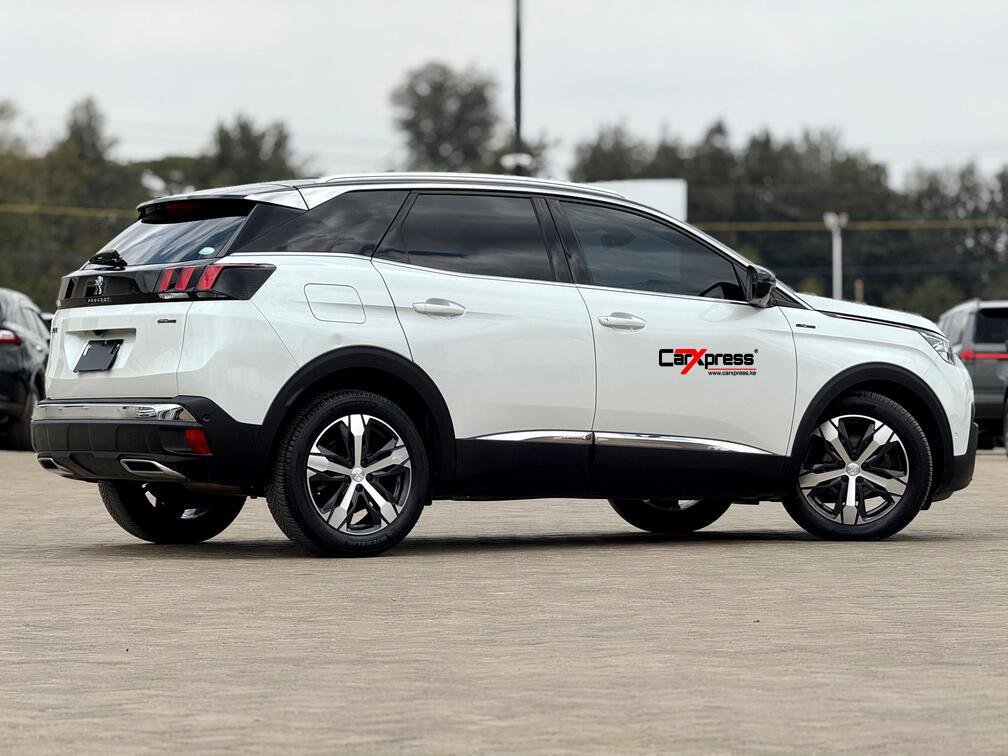PEUGEOT 3008 GT-LINE thumbnail 6