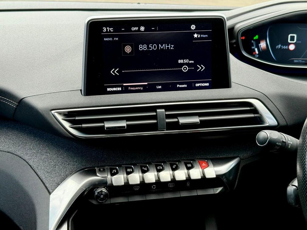 PEUGEOT 3008 GT-LINE thumbnail 12