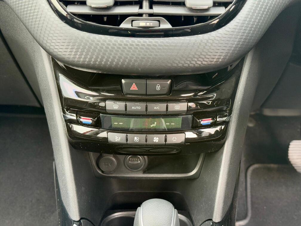 PEUGEOT 2008 thumbnail 13