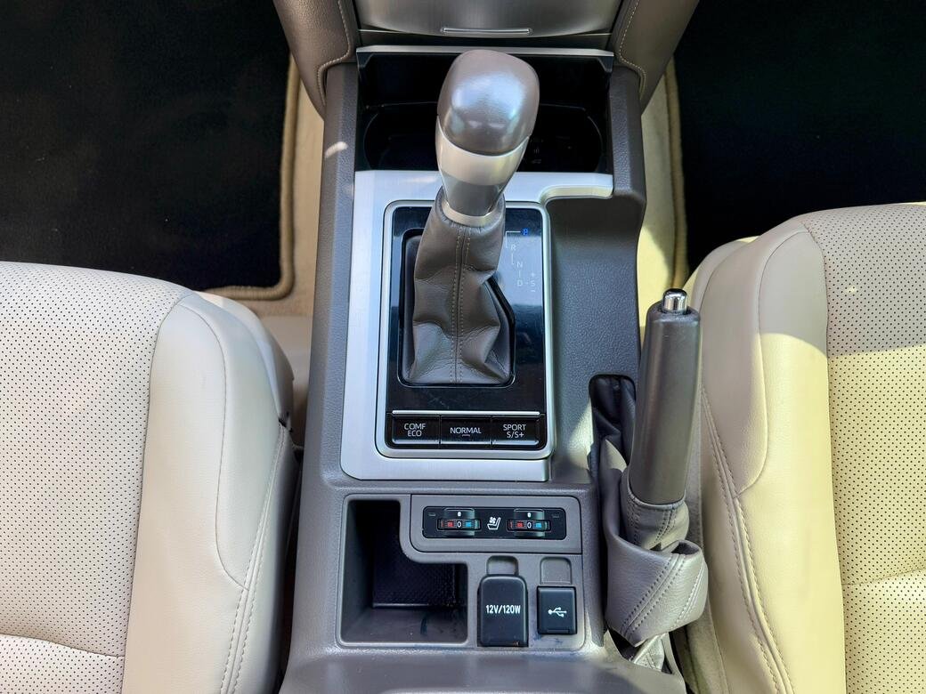 TOYOTA LAND CRUISER PRADO VXL thumbnail 13