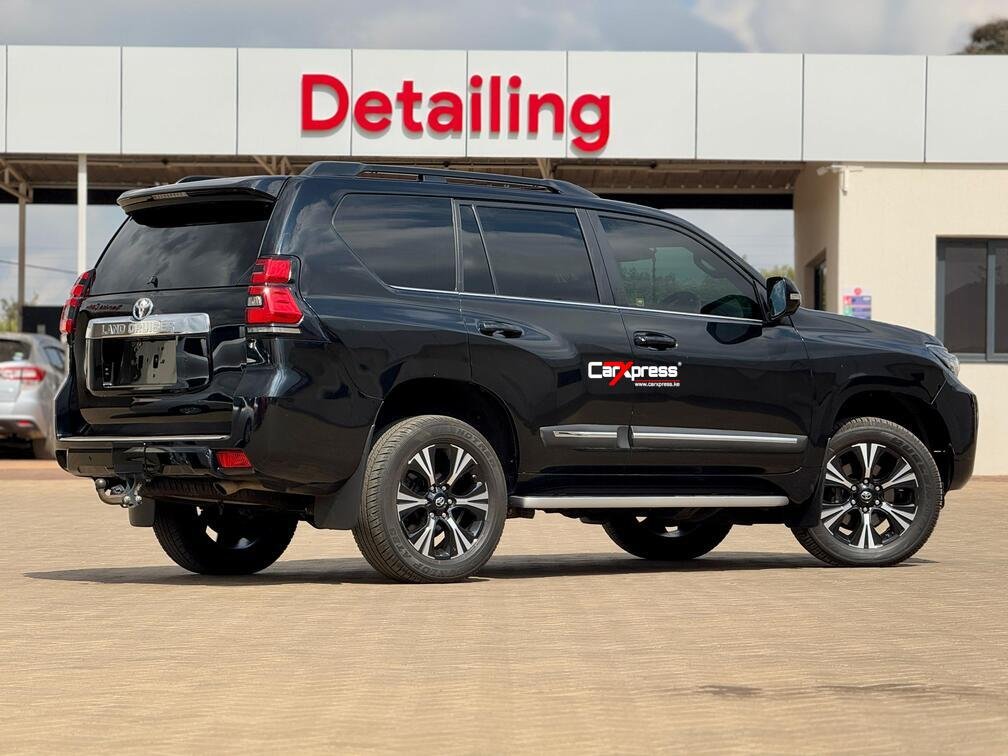 TOYOTA LAND CRUISER PRADO VXL thumbnail 8