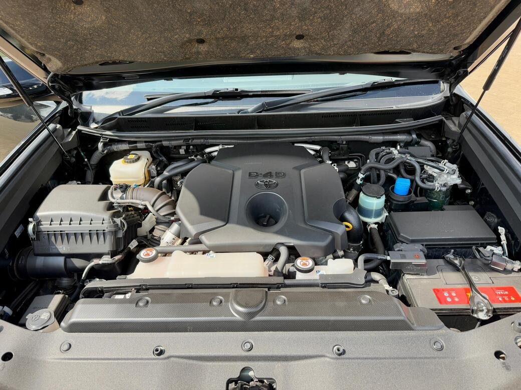 TOYOTA LAND CRUISER PRADO VXL thumbnail 23