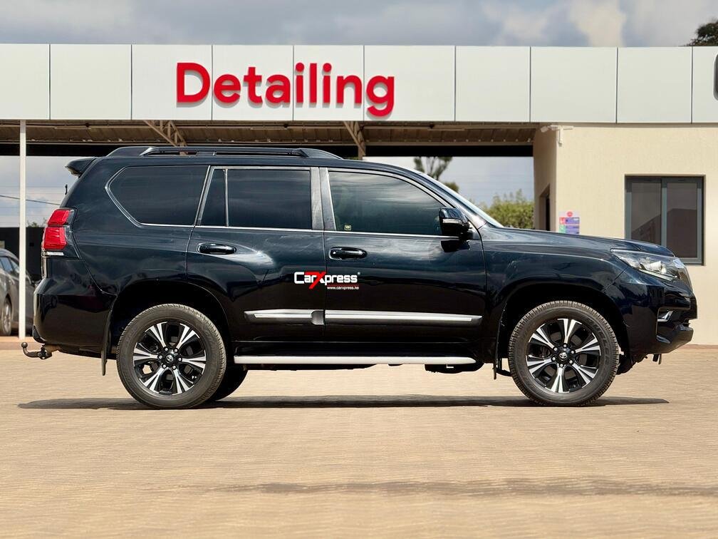 TOYOTA LAND CRUISER PRADO VXL thumbnail 6
