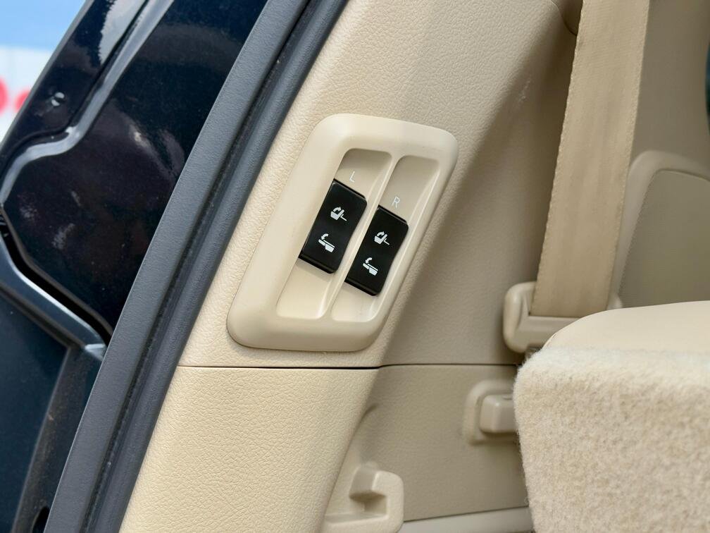 TOYOTA LAND CRUISER PRADO VXL thumbnail 21