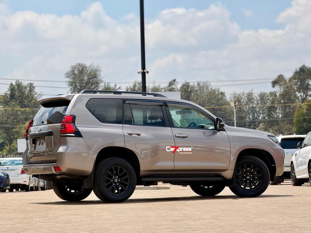 TOYOTA LAND CRUISER PRADO TXL thumbnail 5